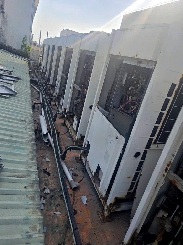 Tháo dỡ hệ thống máy lạnh VRV trên mái nhà