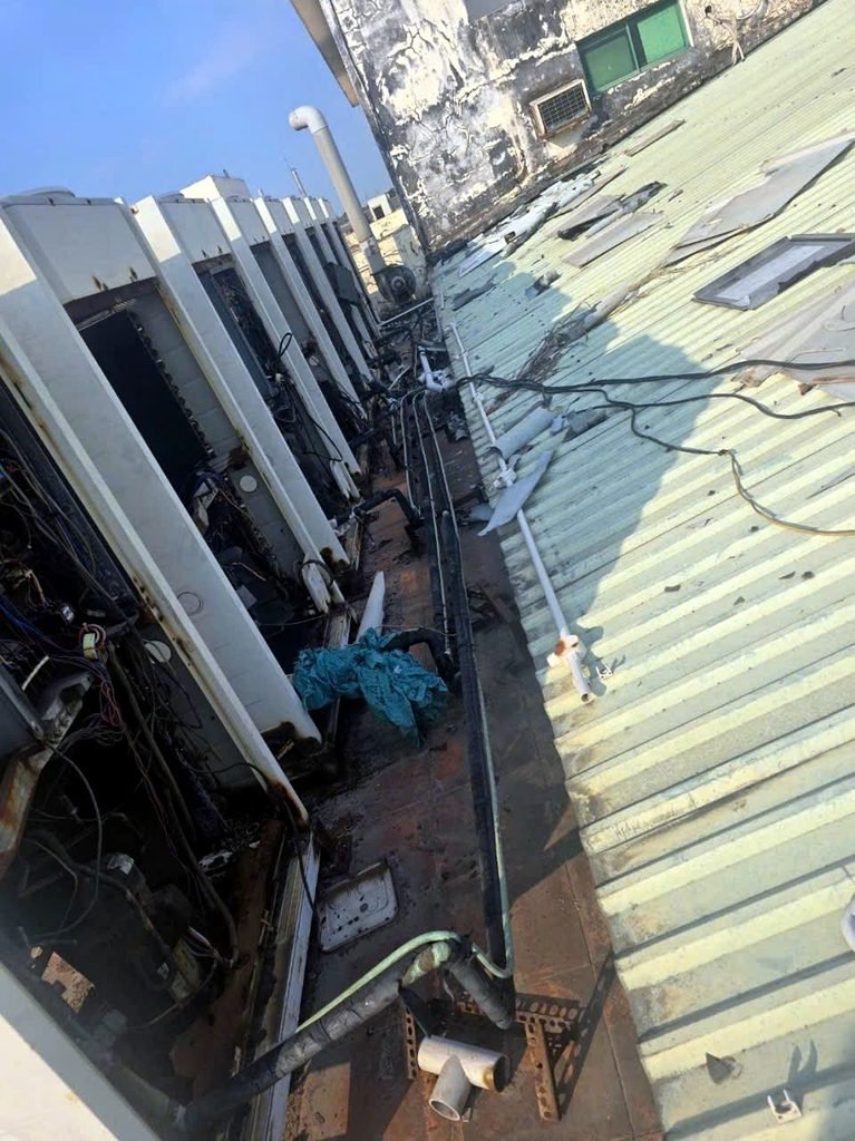Thanh lý cụm dàn nóng máy lạnh trên mái nhà
